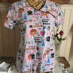 Doc McStuffin scrub top small